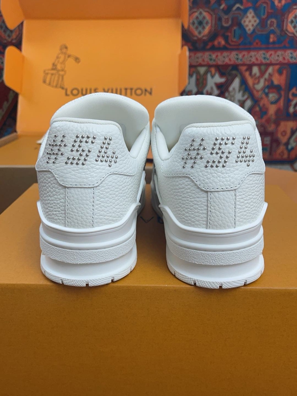 ルイヴィトン靴着用イメージ